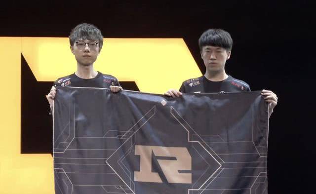 国足官方：祝愿魏祥鑫在法甲提升能力，为中国足球贡献力量