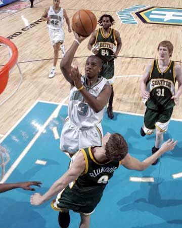 记者：张琳芃大概率还要再坚守一年，发挥老队员传帮带