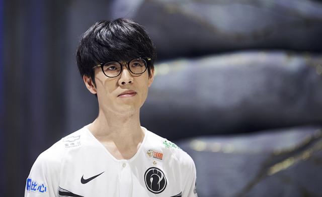 官方：前OG选手Chr1zN加盟HEROIC，将担任指挥