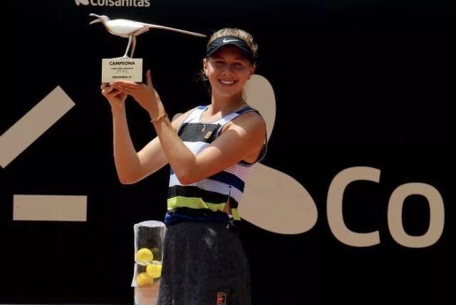 2025年成都混合团体世界杯第二阶段八强赛，国乒以8-2战胜法国队，六连胜，莎头组合和王曼昱分别赢得两盘比赛。